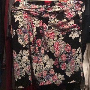 Crop top very cute worn only once from torrid